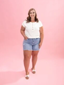 Diva Denim High Rise Fray Hem Short | XS - 3X -Discount Divas Shop 0e9844e4b77937e8b688b4974f893e39