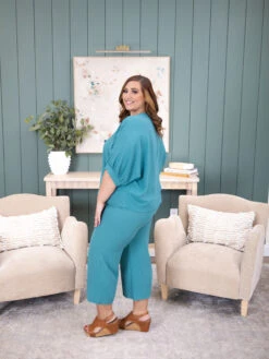 Airflow V-Neck Top W/ Bubble Sleeves By DD Design | S-3XL Pair W/ Sku57784 -Discount Divas Shop 1736525662469 511b6a77 5287 4da8 8183 2fc11ea11b8e c7dbb145 ce43 46e4 84ac ff29e410ddb5 divas 57783 02