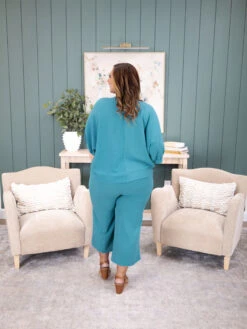 Airflow V-Neck Top W/ Bubble Sleeves By DD Design | S-3XL Pair W/ Sku57784 -Discount Divas Shop 1736525662499 bacb860c 084a 42d7 87d4 c7dab6bd671c c7dbb145 ce43 46e4 84ac ff29e410ddb5 divas 57783 03