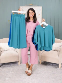 Airflow V-Neck Top W/ Bubble Sleeves By DD Design | S-3XL Pair W/ Sku57784 -Discount Divas Shop 1736525676504 f87f0705 0974 487a 83ae d6f1bf2f30a6 c7dbb145 ce43 46e4 84ac ff29e410ddb5 divas 57783 18