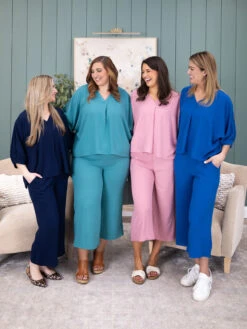 Airflow V-Neck Top W/ Bubble Sleeves By DD Design | S-3XL Pair W/ Sku57784 -Discount Divas Shop 1736525676511 91be7949 ad47 4922 aab3 ef6acb40ac64 c7dbb145 ce43 46e4 84ac ff29e410ddb5 divas 57783 14