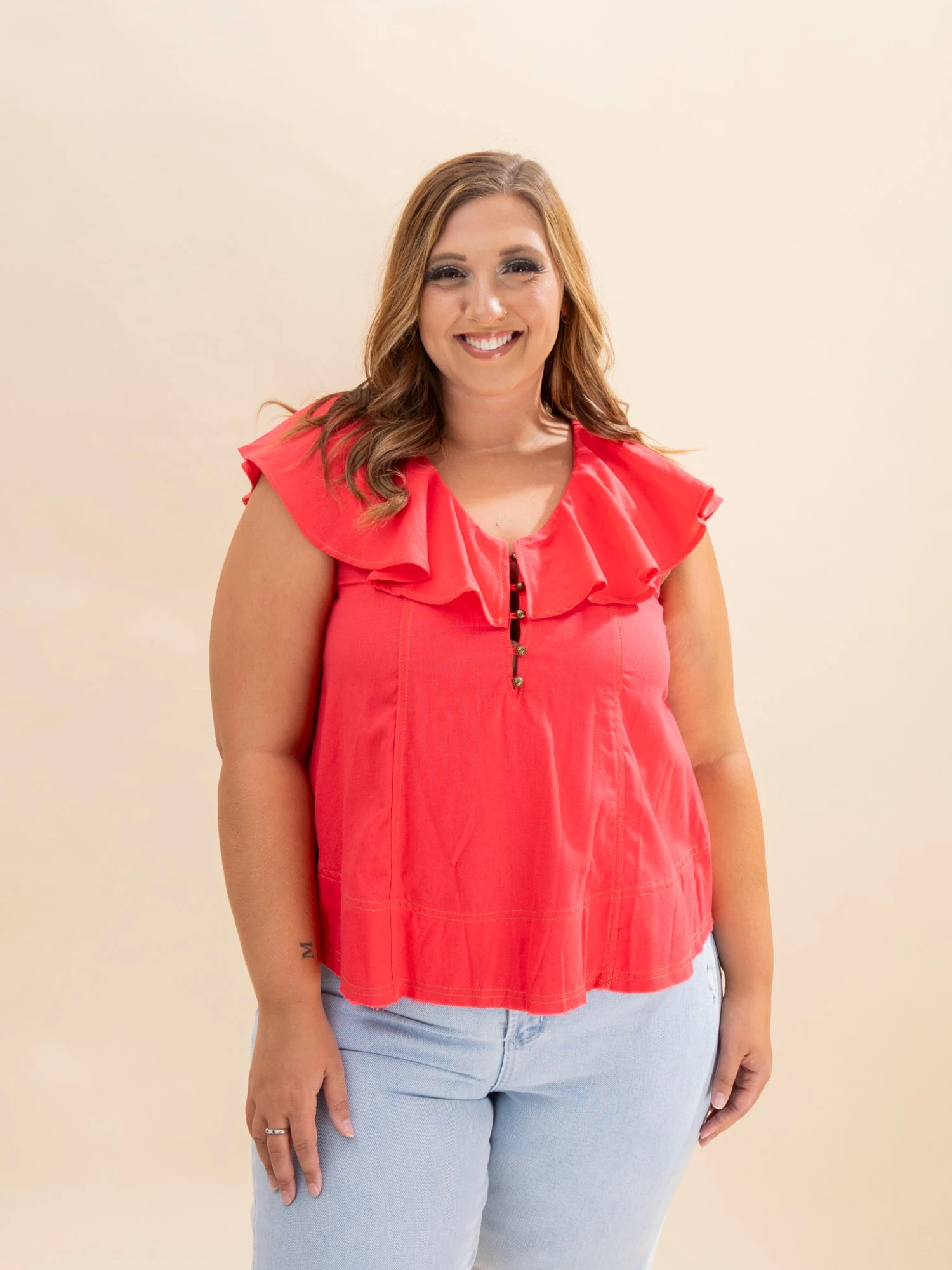 Linen Top With Ruffled Collar And Button Details | S-L 2 Linen Top With Ruffled Collar And Button Details | S-L - Image 2