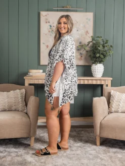 Leopard Print Open Front Kimono | O/S -Discount Divas Shop 5497363c05f8f284e00fdfbc3a2ef3dc scaled