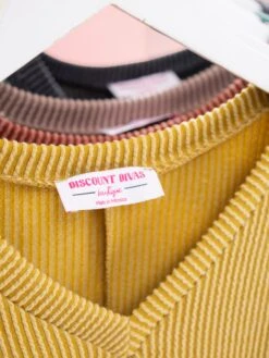 Raised Rib Half Sleeve V Neck Top By DD Design | S-3XL -Discount Divas Shop 63884595e88daaf8b5c2810b09e70aff