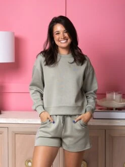 Everywhere Essential Pullover By DD Design | S-3XL 19 Everywhere Essential Pullover By DD Design | S-3XL -Discount Divas Shop 718f644b89422ea55df62a241456b386