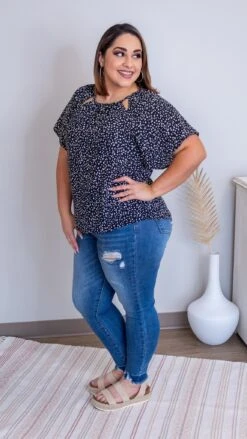 Aveline Top *Final Sale* -Discount Divas Shop 7y3G08RFAbf6XKLZDjwuyHgJnG98Xy6Ep0Gr5FgG