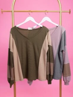 Long Sleeve V Neck Colorblock Top | S-3X