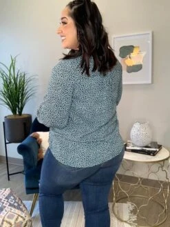 Shake Me Top *Final Sale* 5 Shake Me Top *Final Sale* -Discount Divas Shop REUq3eaJMzn0LOaVC5I1hbDH3Cwxjb6yIW6Q1TSe