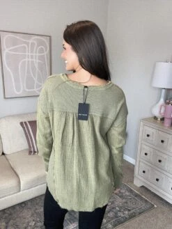 Washed Button Down Long Sleeve Henley Top- -Discount Divas Shop Tj1f6Yo00ZsOTLilarOmzE4nW4n5lbQhZw4Niftr