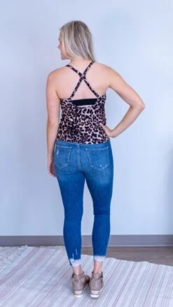 Worth Watching Tank Top *Final Sale* -Discount Divas Shop W68CtMyRTiPyW3OicGLlMyrsbcwVuarBCGG6MShI