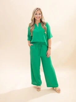 AirflowSplit V Neck Top | S-3XL Pair W/ Sku62497 -Discount Divas Shop b0ae3da41718e3949ecded22888931a8