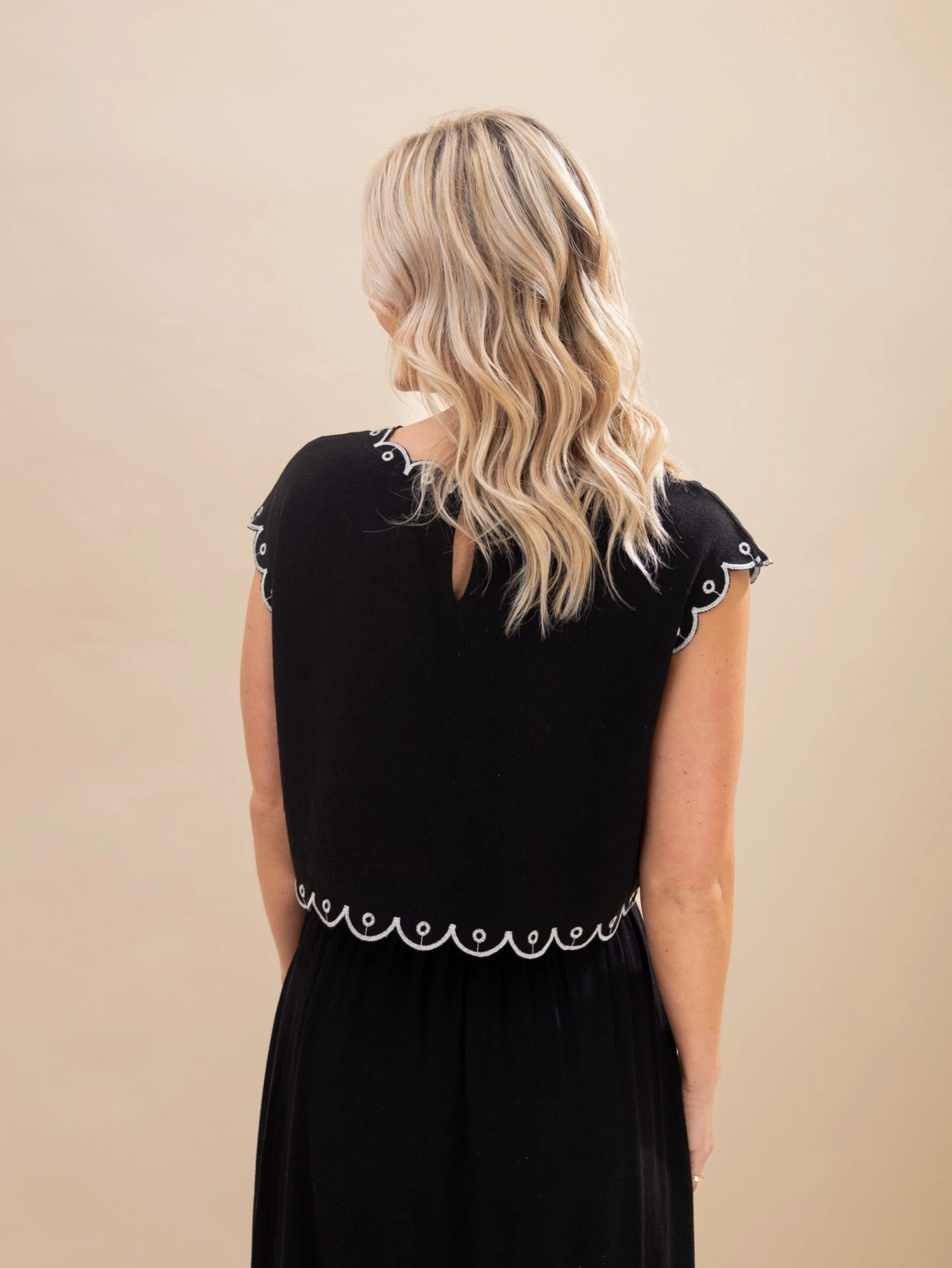 Eyelet Embroidery Detail Scalloped Top | S-L Pair W/ Sku63099 4 Eyelet Embroidery Detail Scalloped Top | S-L Pair W/ Sku63099 - Image 4