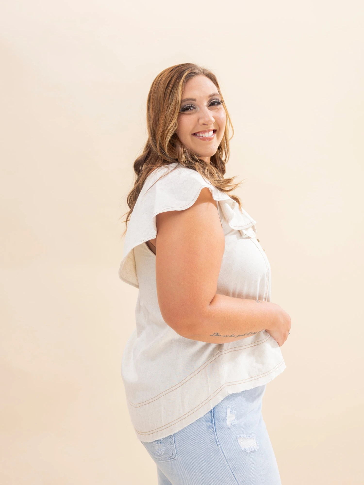 Linen Top With Ruffled Collar And Button Details | S-L 5 Linen Top With Ruffled Collar And Button Details | S-L - Image 5