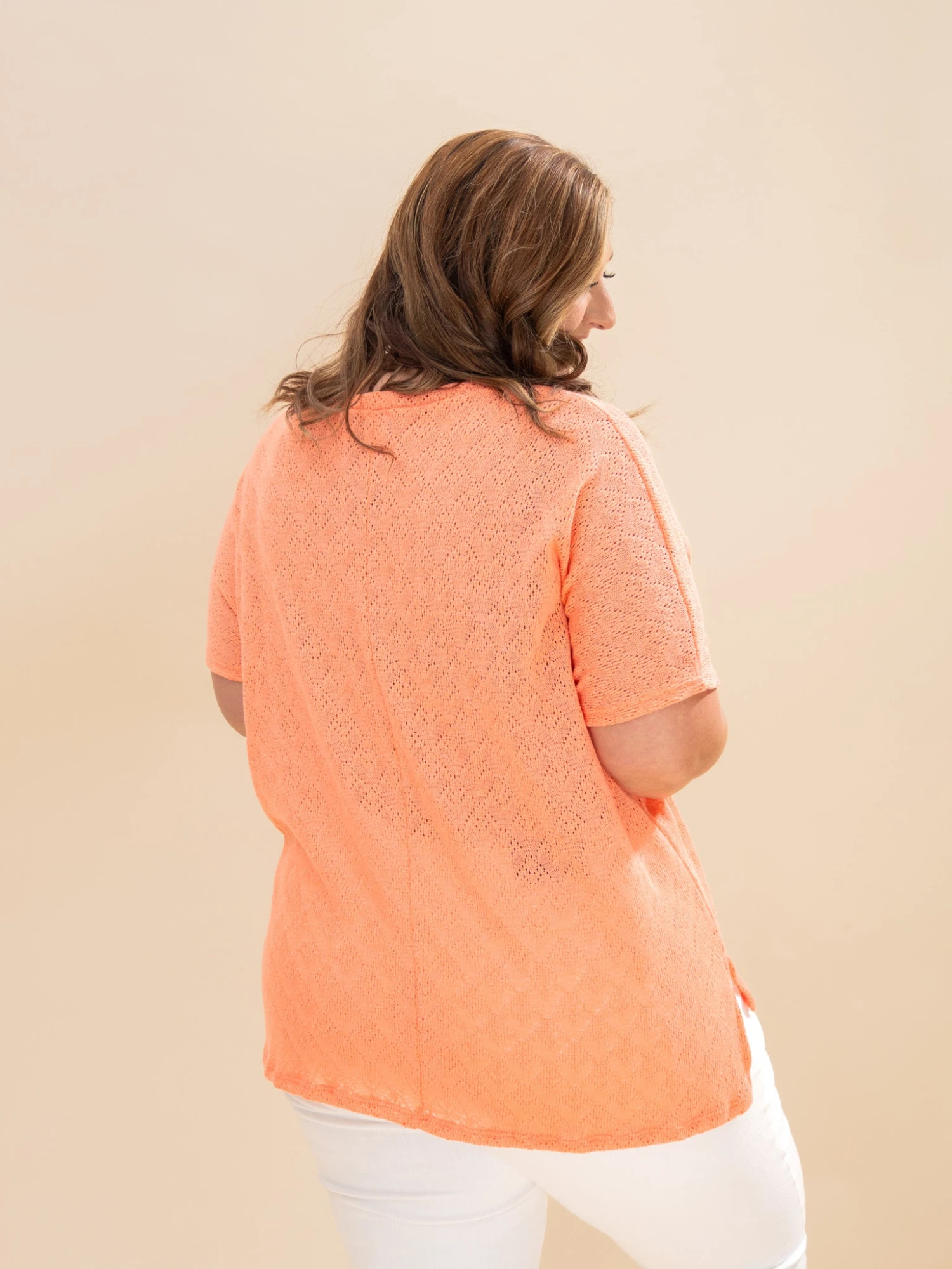 Relaxed V-Neck Short Sleeve Top With Side Slits | S-L 4 Relaxed V-Neck Short Sleeve Top With Side Slits | S-L - Image 4