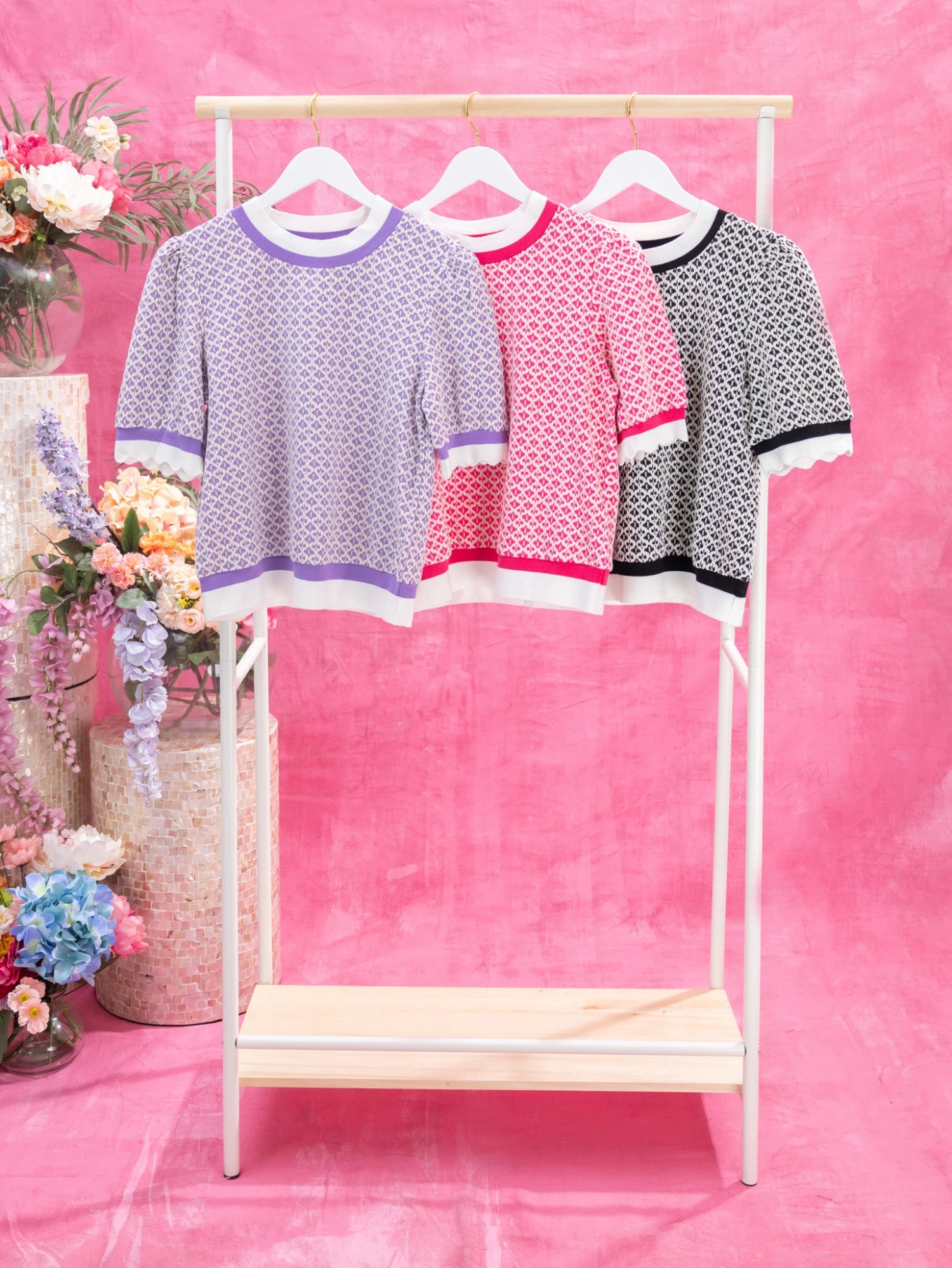 Contrast Printed Top With Short Scalloped Sleeves | S-L 1 Contrast Printed Top With Short Scalloped Sleeves | S-L