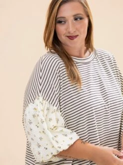 Floral Short Sleeve Striped Knit Pullover Top | S-3XL -Discount Divas Shop f69f3d1ff943b59f9bd5181c7d470fd4