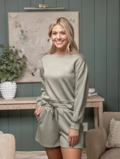 Everywhere Essential Pullover By DD Design | S-3XL 23 Everywhere Essential Pullover By DD Design | S-3XL -Discount Divas Shop fb72ccc24861cba6c31f3fe3e5a44de3