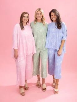 Floral Raised Rib Easy Fit 3/4 Sleeve Top By DD Design | Reg-Plus Pair W/ Sku62311 17 Floral Raised Rib Easy Fit 3/4 Sleeve Top By DD Design | Reg-Plus Pair W/ Sku62311 -Discount Divas Shop fdab2bd3eda71bedf44ece21cd9b2921