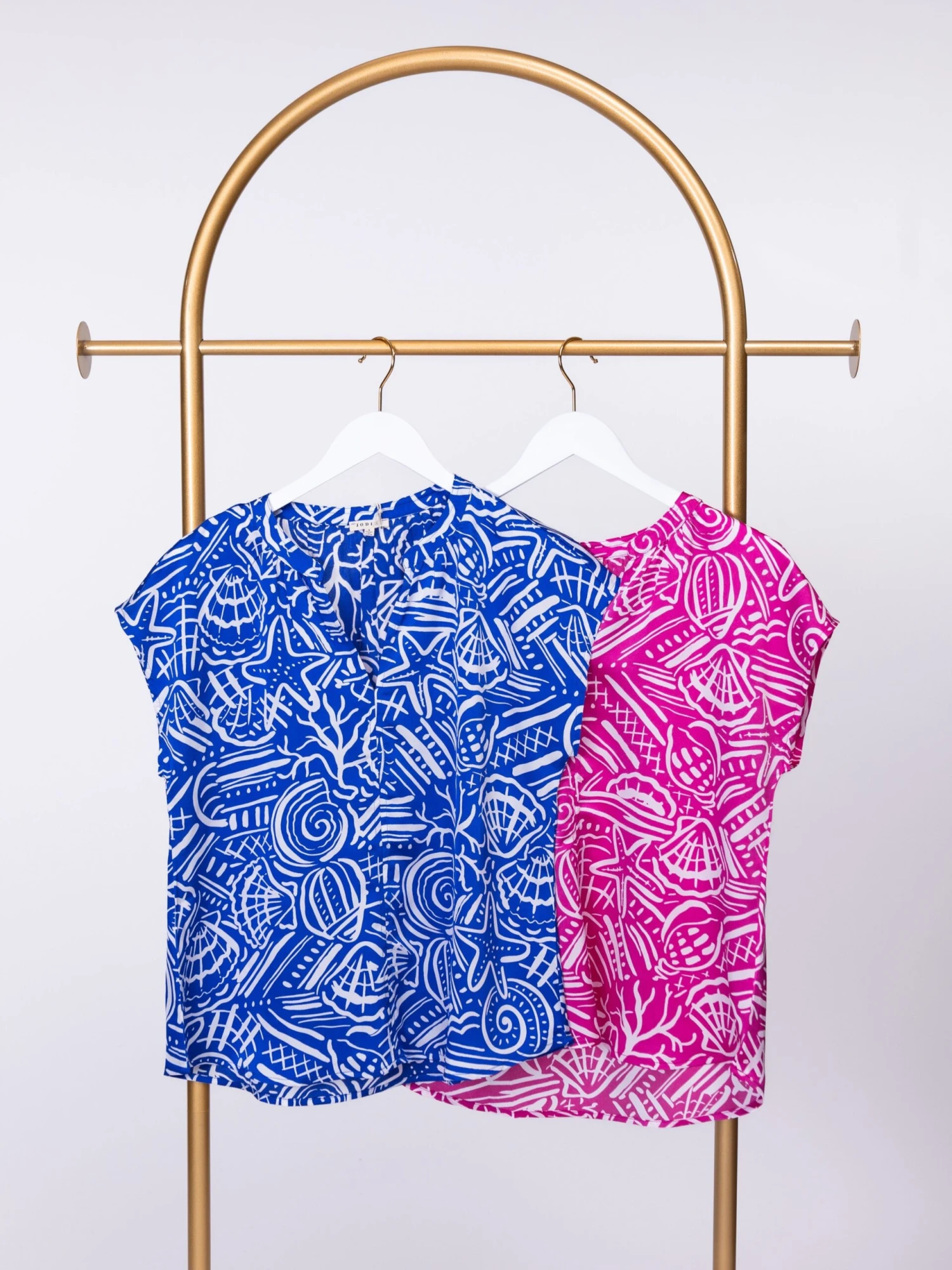 Short Sleeve V Neck Seashell Print Top | S-L 1 Short Sleeve V Neck Seashell Print Top | S-L