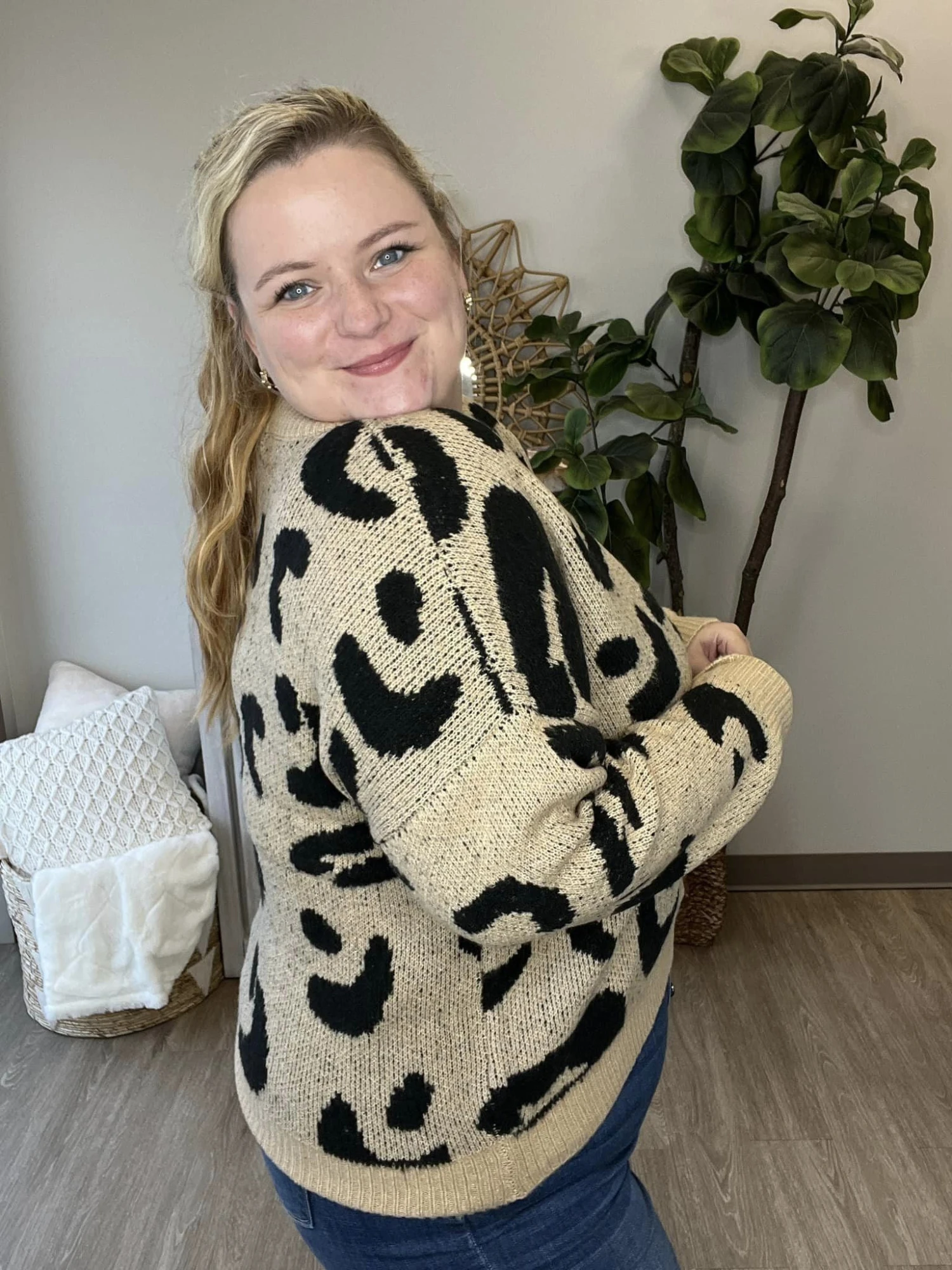 Printed And Perfect Sweater| S-L *Final Sale* 2 Printed And Perfect Sweater| S-L *Final Sale* - Image 2